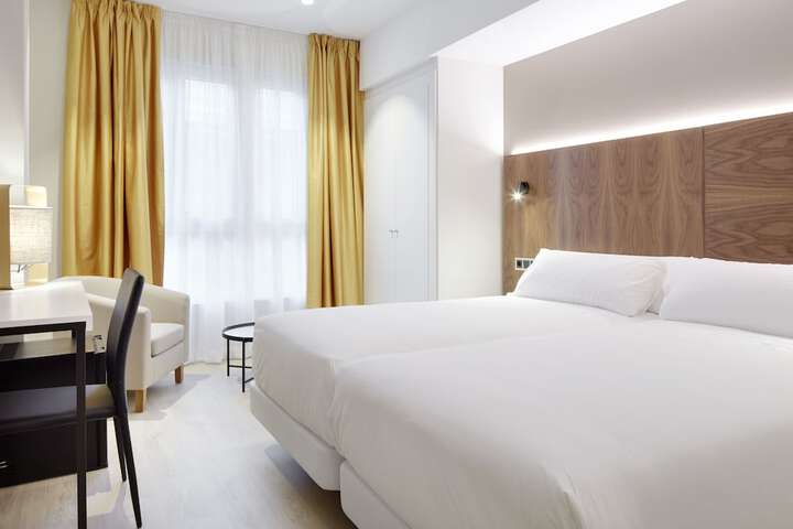 Room 5 of 43