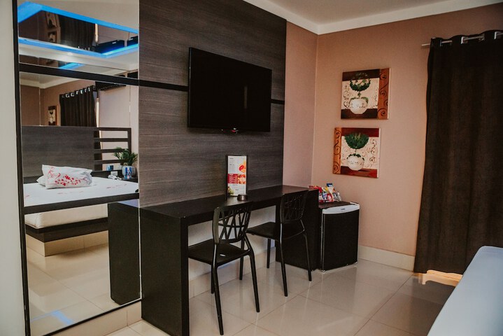 Room 13 of 21