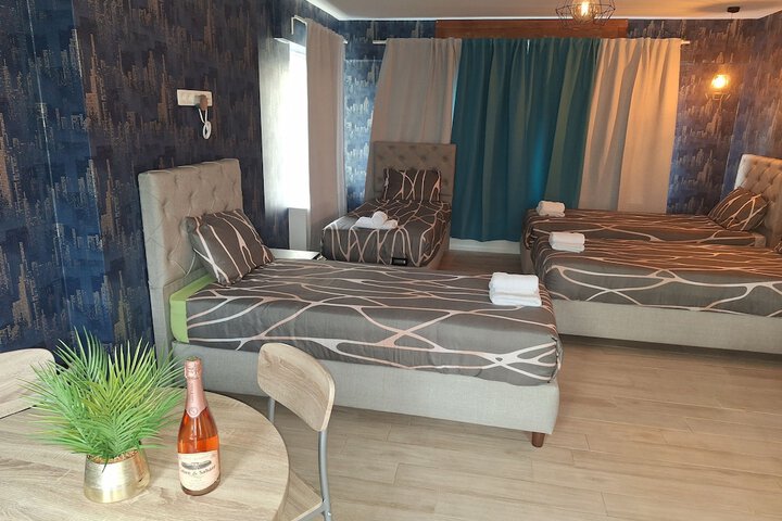 Room 65 of 83