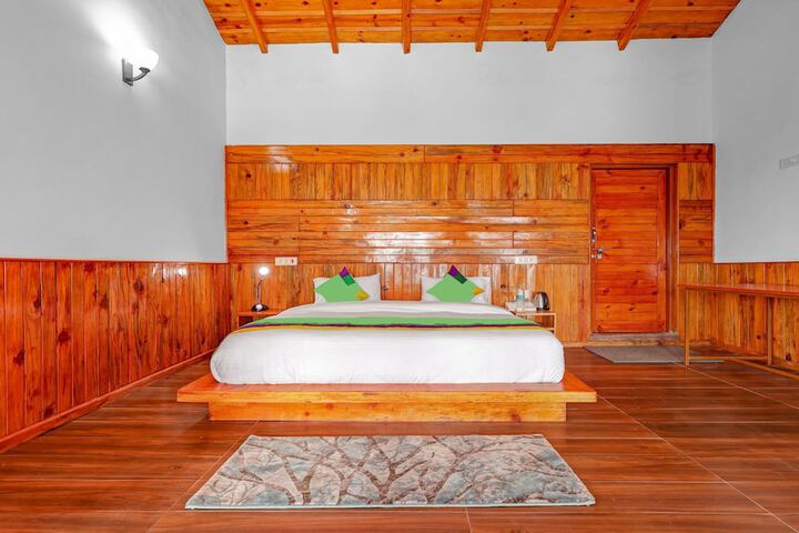 Room 10 of 28