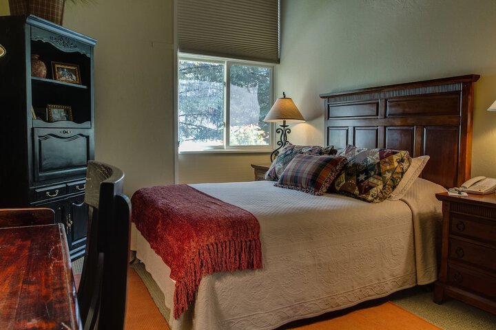 Room 7 of 302