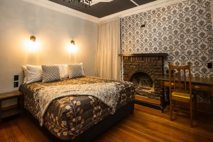 Room 4 of 31