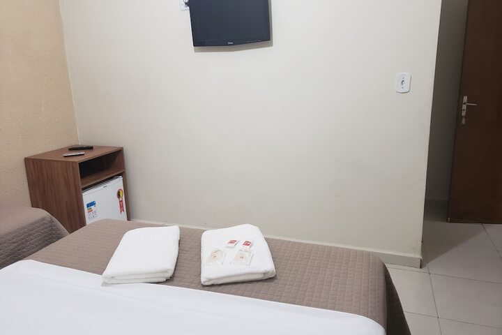 Room 7 of 33