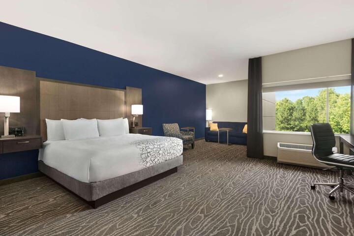 1 King Bed Mobility Accessible (17 of 23)