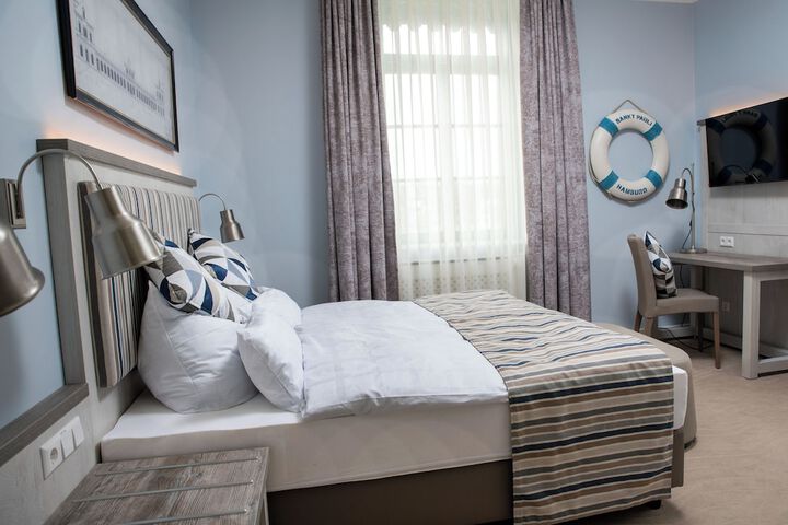 Room 15 of 30