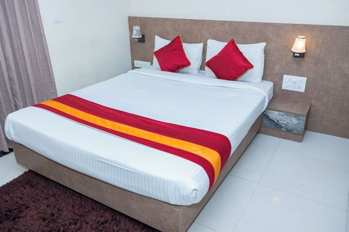 Room 8 of 34
