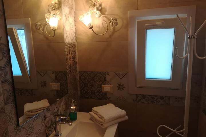 Room 26 of 28