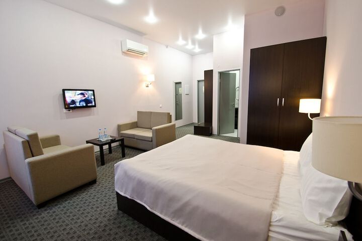 Room 7 of 42