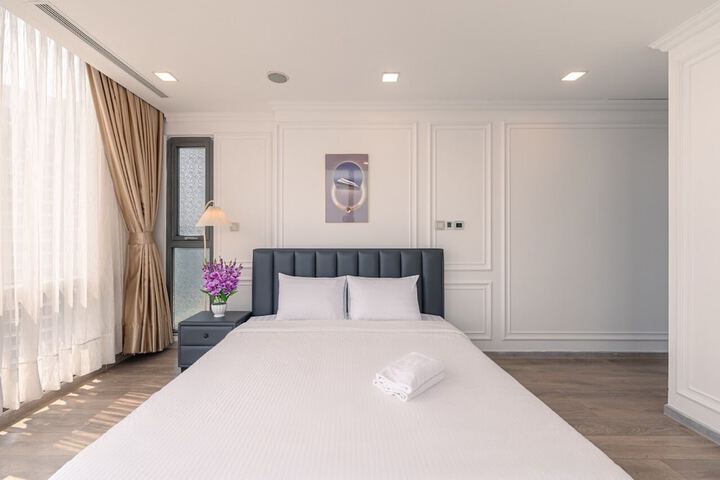 Room 75 of 243