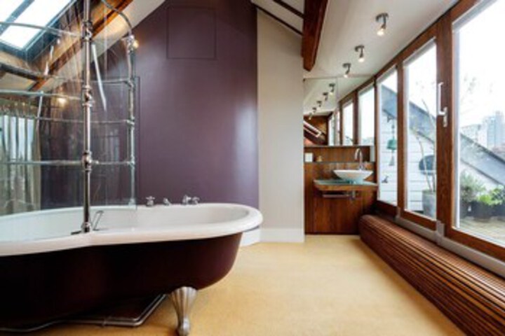 Room 4 of 20