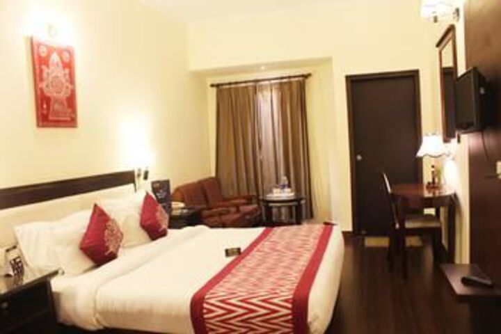 Room 13 of 21