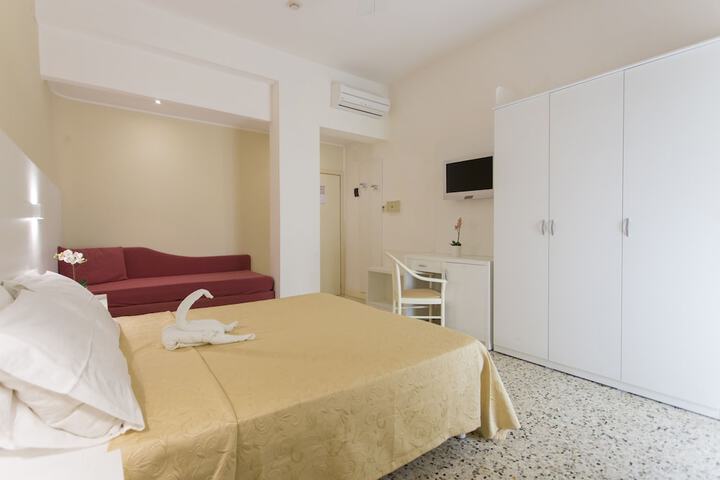 Room 13 of 54