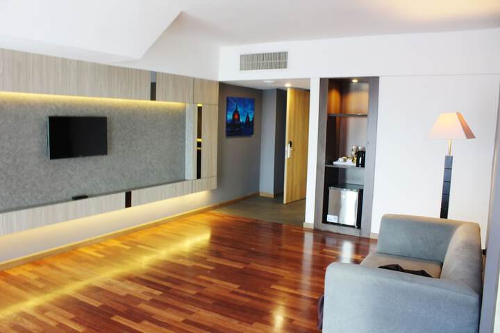 Room 13 of 63