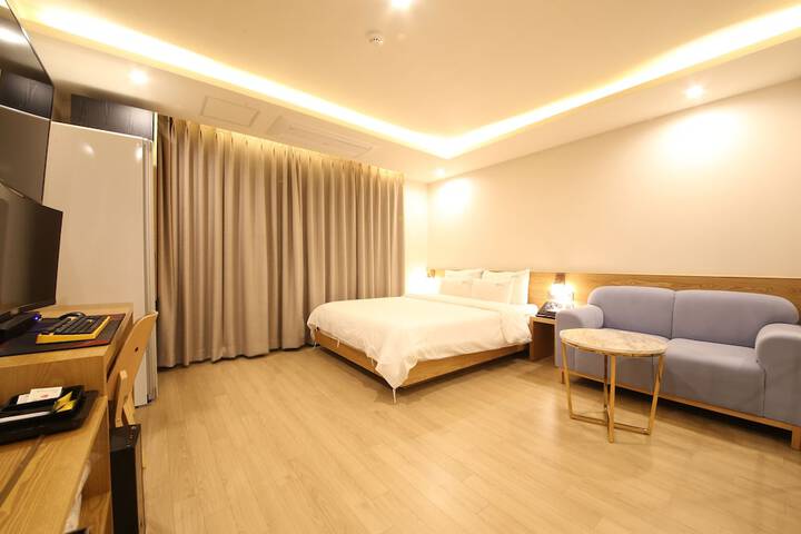 Room 17 of 110