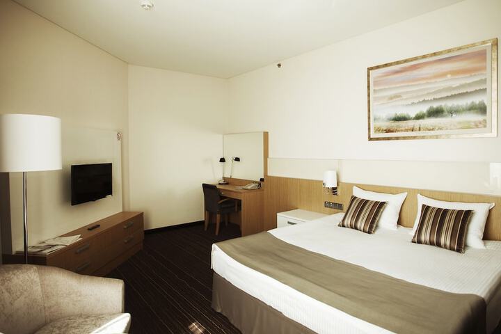 Room 22 of 63