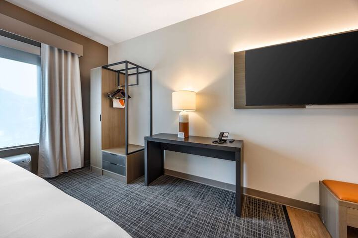 Room 9 of 29