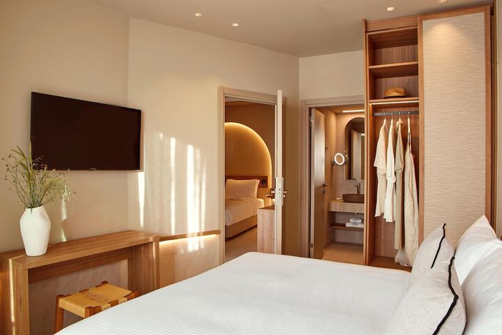 Room 115 of 183