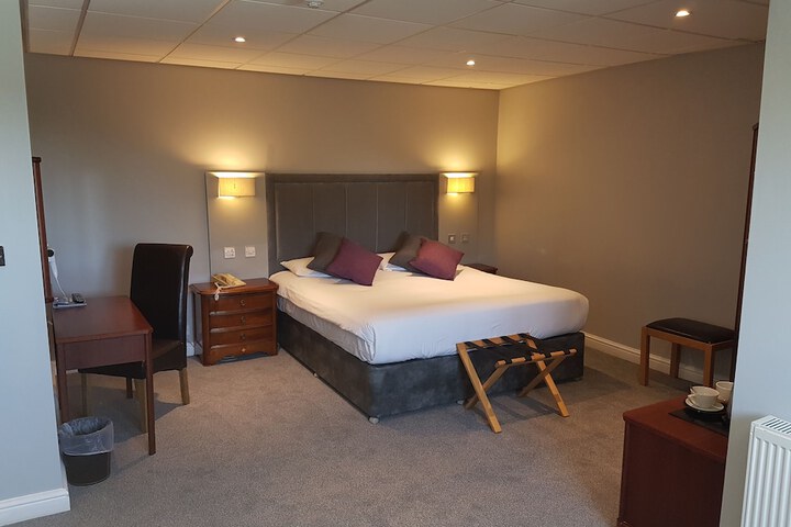 Room 4 of 75