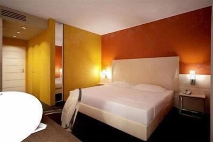 Room 40 of 66