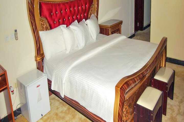 Room 10 of 62