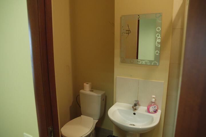 Room 42 of 69