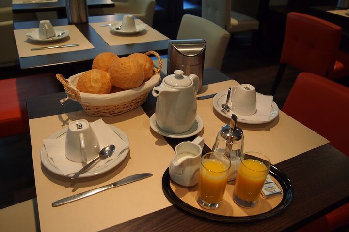 Breakfast/Coffee Service 25 of 31
