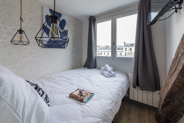 Room 10 of 71