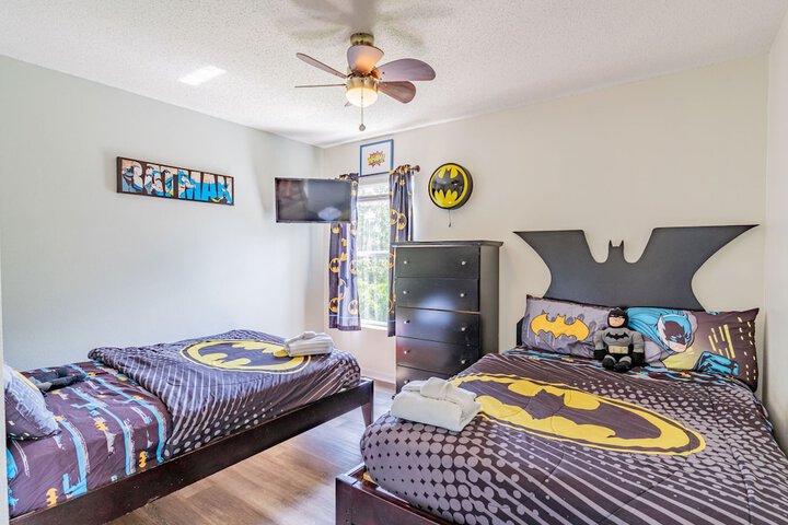 Room 6 of 25