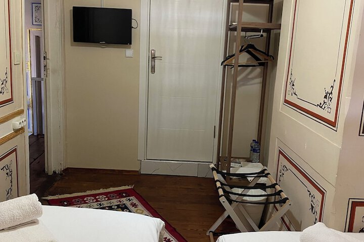 Room 18 of 38