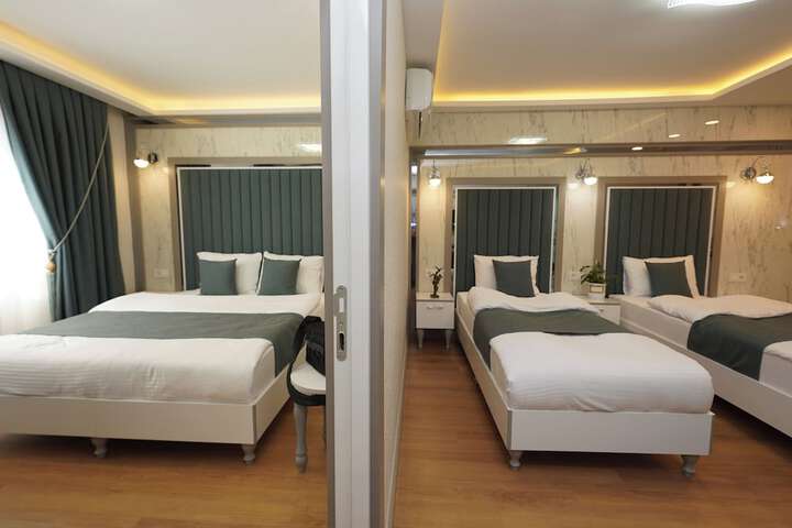 Room 21 of 104