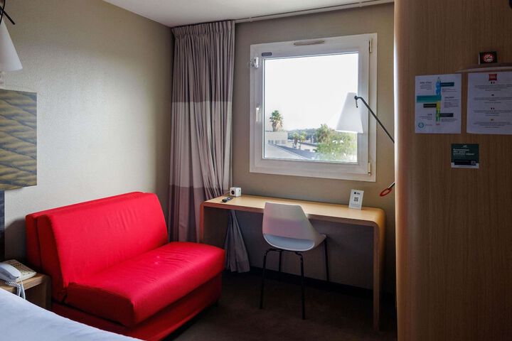 Room 9 of 79
