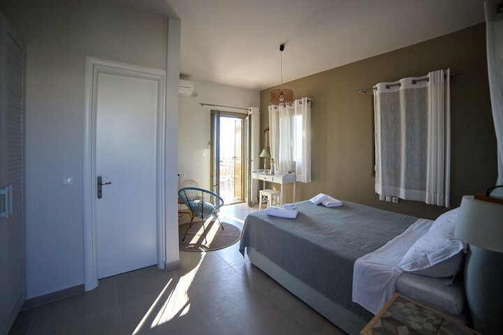 Room 8 of 259