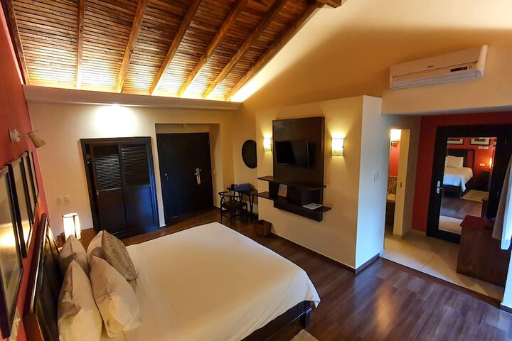 Room 12 of 53