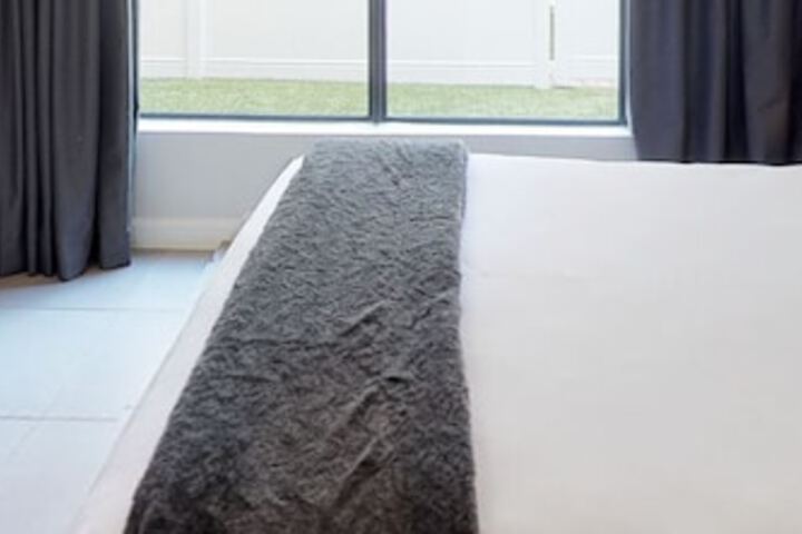 Room 2 of 6