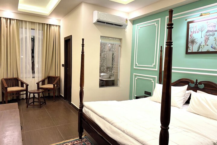 Room 15 of 97