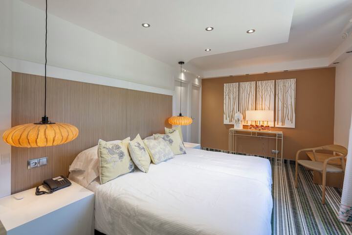 Room 12 of 85