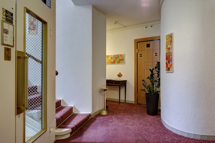 Ballroom/Hall 59 of 64