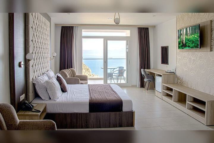 Room 2 of 14