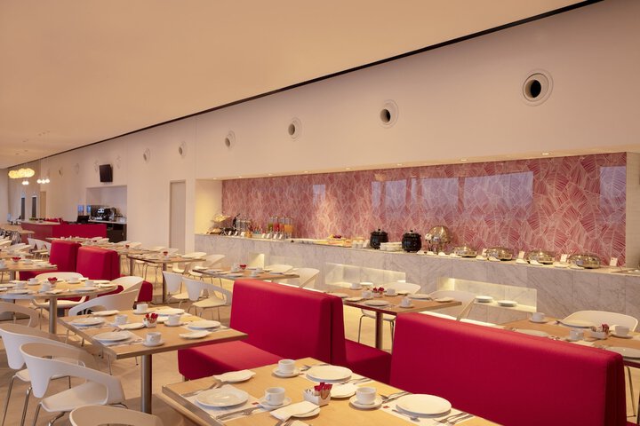 Dining 34 of 69
