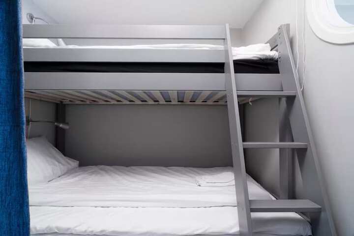Room 353 of 865