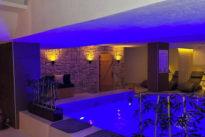 Pools & Facilities