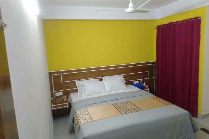 Room 9 of 20