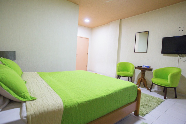 Room 37 of 83