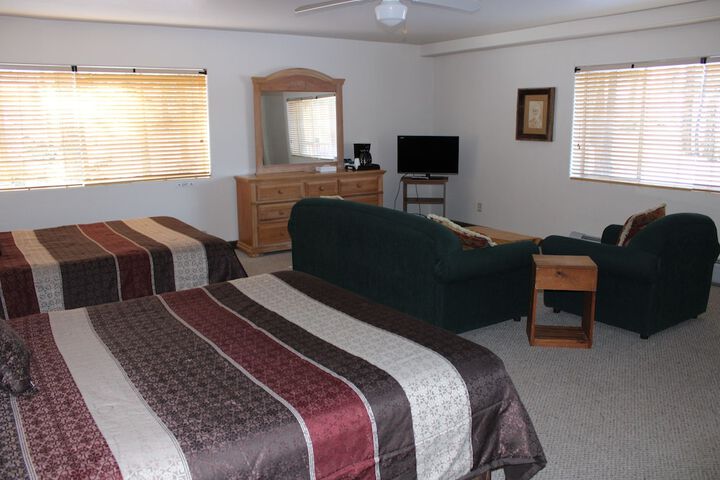 Room 12 of 104