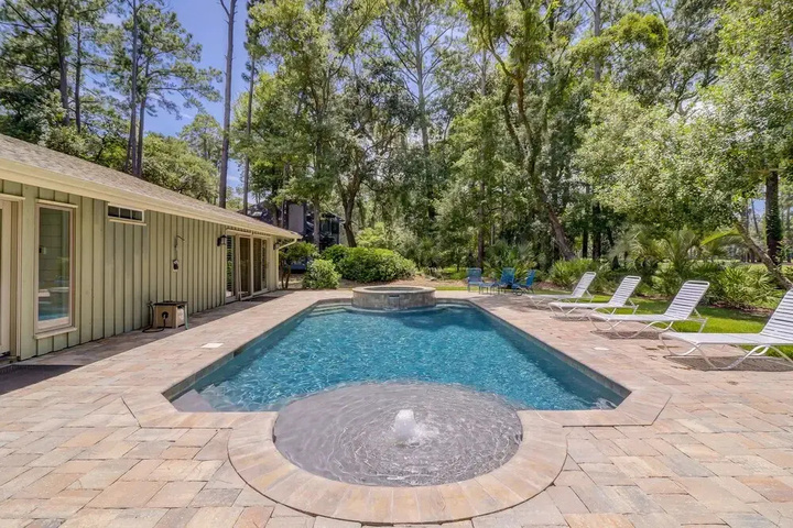 Pool 15 of 20