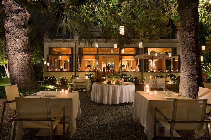 Dining 54 of 62