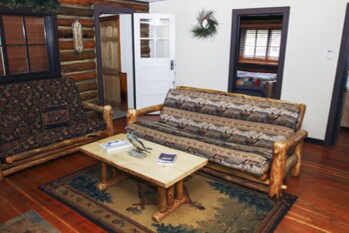 Room 4 of 10