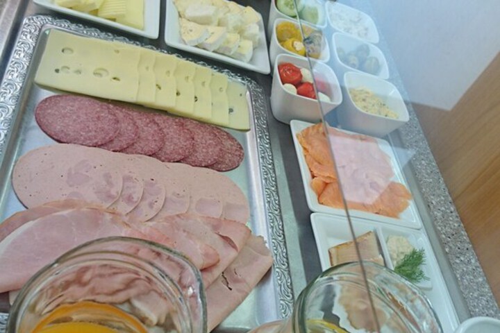 Dining 67 of 76