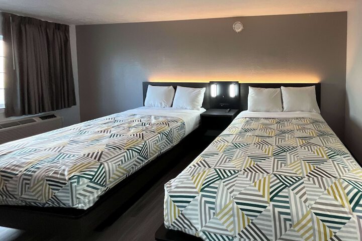 Room 15 of 25