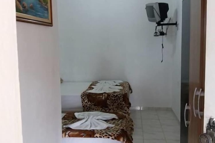 Room 7 of 17